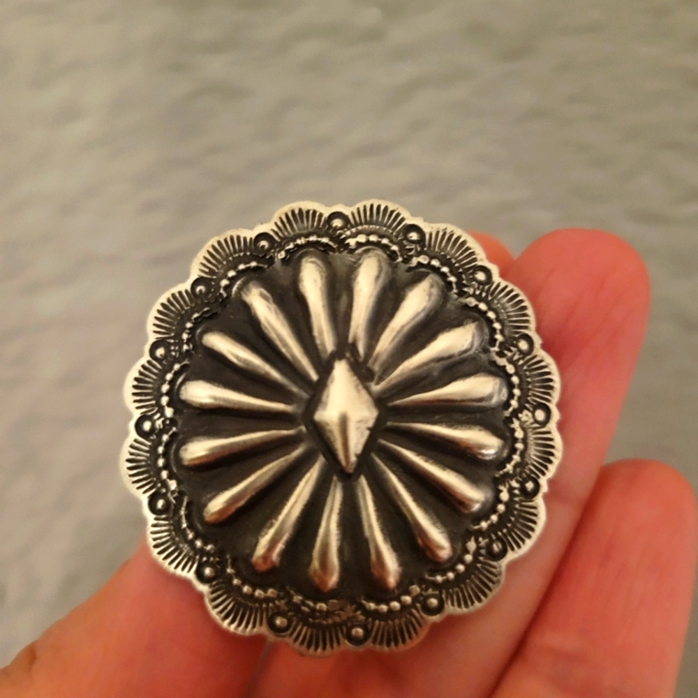 Vintage Sterling Silver Large Concho Ring - Picture 10 of 14